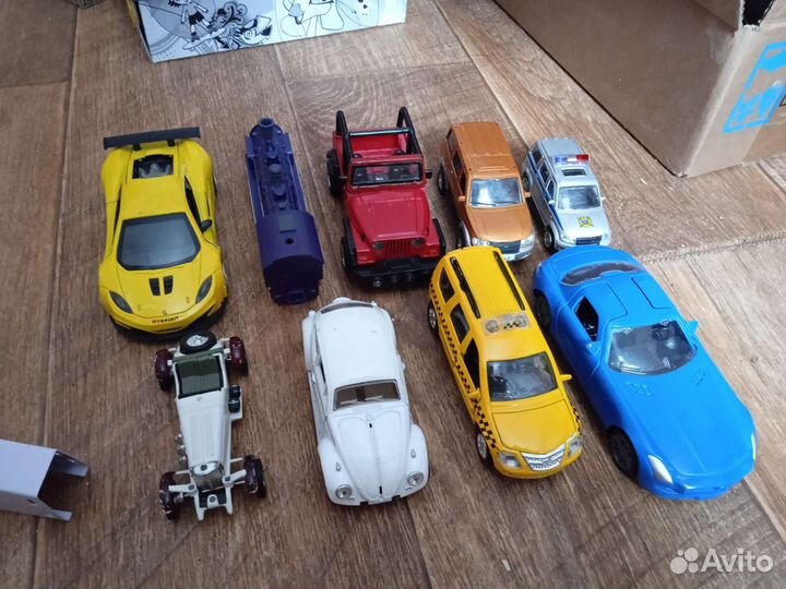 Железные инерционные машинки