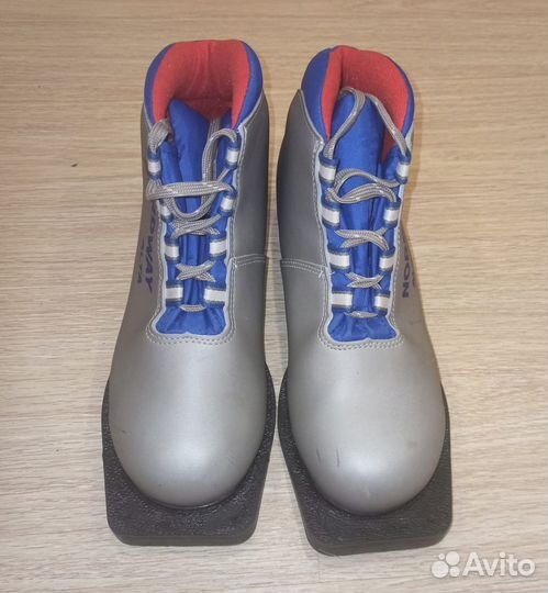 Ботинки лыжные