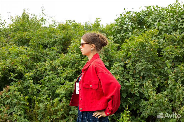 Женская красная джинсовая куртка 50-52 новая