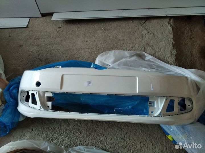 Бампер передний белый на Фольксваген Поло седан