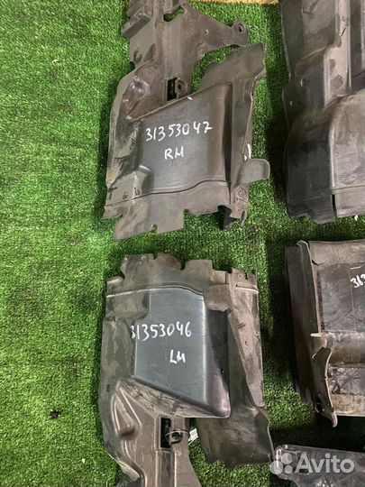 Воздуховод радиатора нижний Volvo XC70 XC60 S80