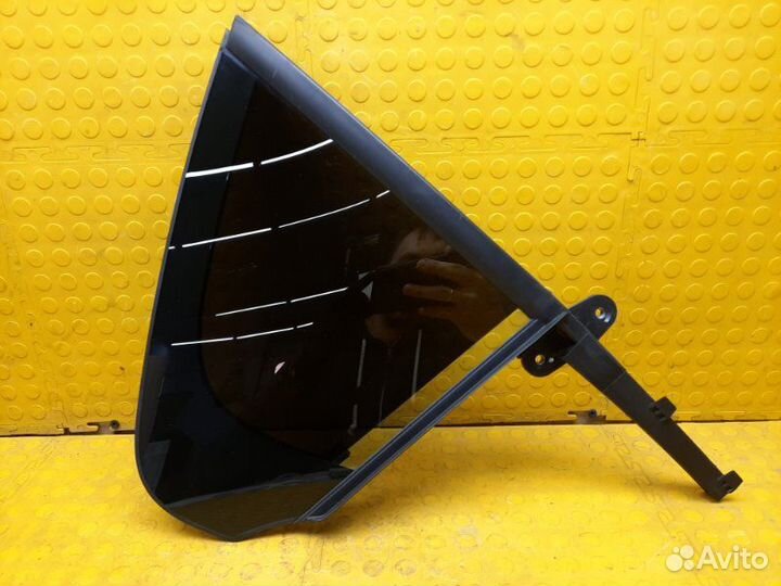 Стекло двери заднее правое Volkswagen Polo CK