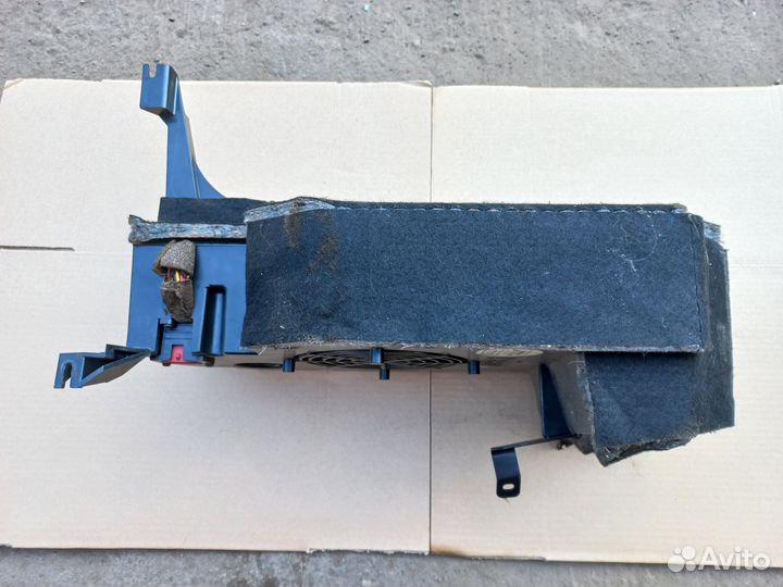 Сабвуфер штатный Audi A6 C5 Avant 4B9035382