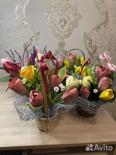 Тюльпаны ручной работы в корзинках