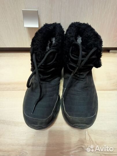 Ботинки Nike и Ботинки Ecco