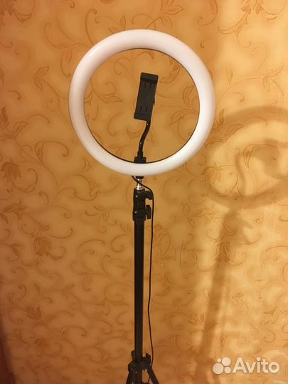 Кольцевая лампа