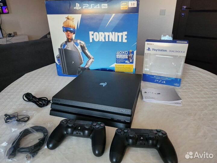 Sony PS4 pro 1tb cuh-7208b