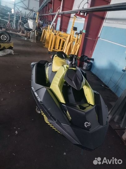 Sea doo spark 2 up 900 ho ace trixx