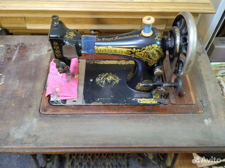 Швейная машина Singer