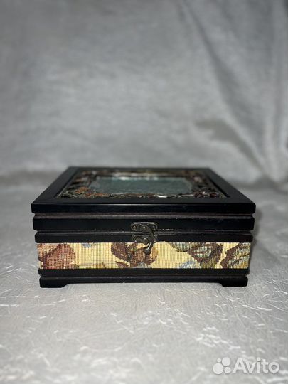 Шкатулка для украшений