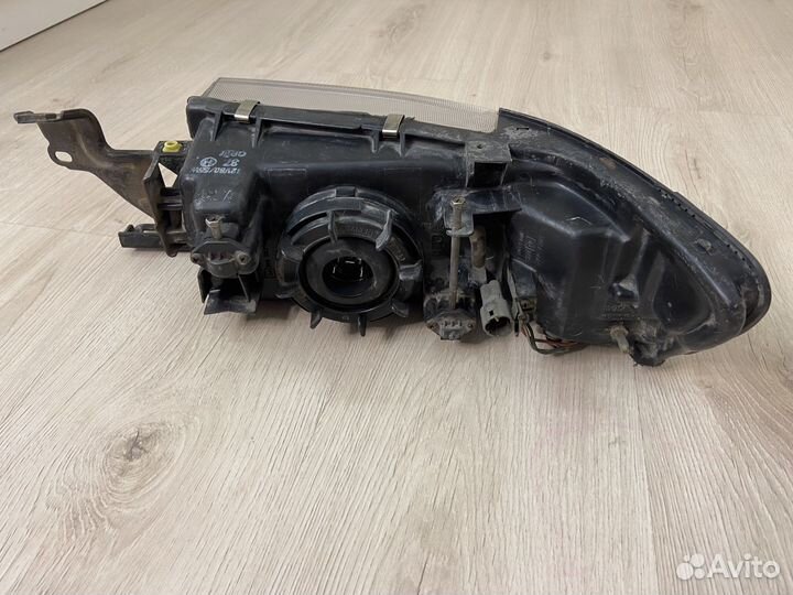 Фара toyota vista sv32