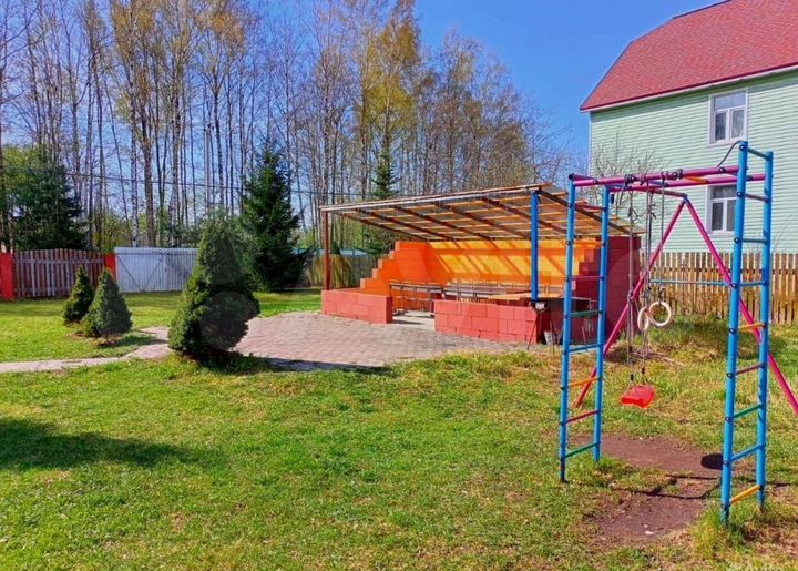 Коттедж 245 м² на участке 12 сот.