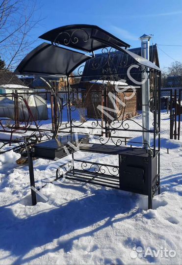 Мангал с крышей