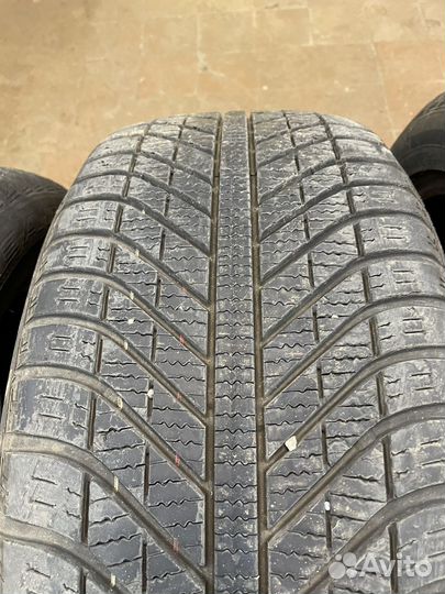 Goodyear Vector 4Seasons 225/50 R17