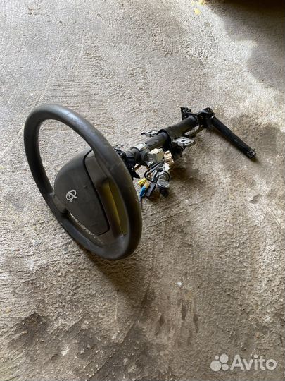 Руль в сборе с рулевой колонкой и замком зажигания