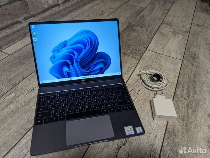 В идеале Huawei Matebook 13” i5-8265U/512/8/2K