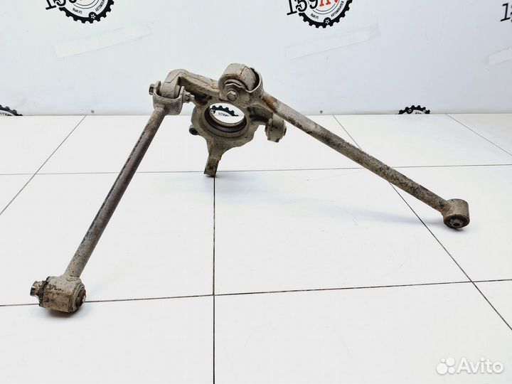 Кулак поворотный задний правый Toyota Highlander