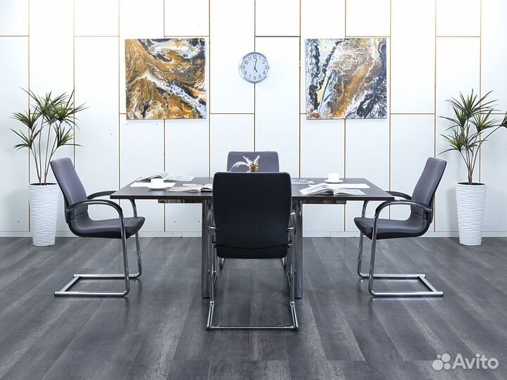 Стол для переговоров carre