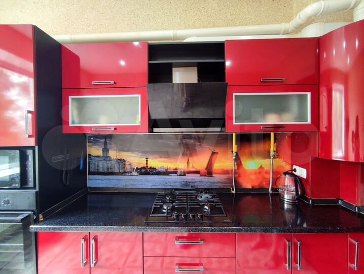 3-к. квартира, 105 м², 2/4 эт.