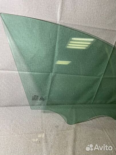 Стекло двери передней правой KIA Optima 4 GT