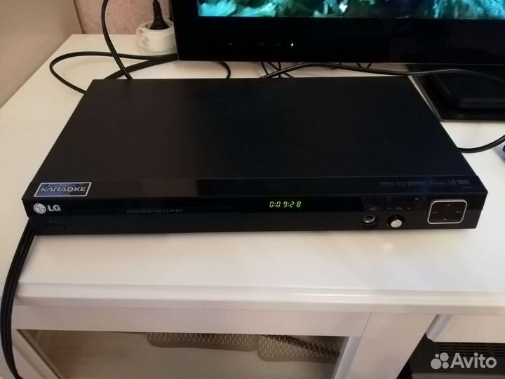 DVD проигрыватель LG DK765