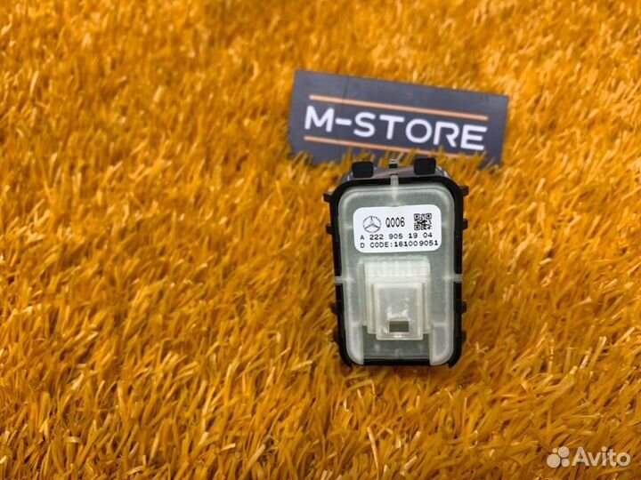 Кнопка стеклоподъемника задняя левая Mercedes-Benz