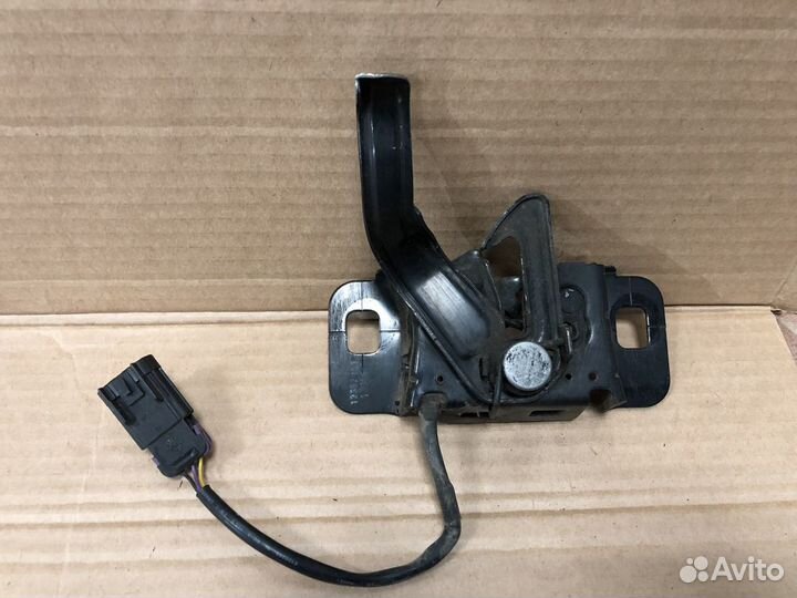 Замок капота Opel Astra j