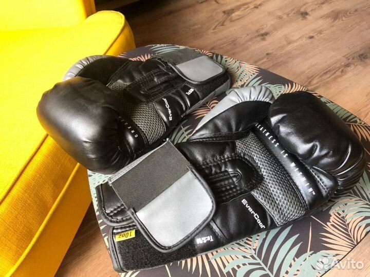 Боксерские перчатки Everlast