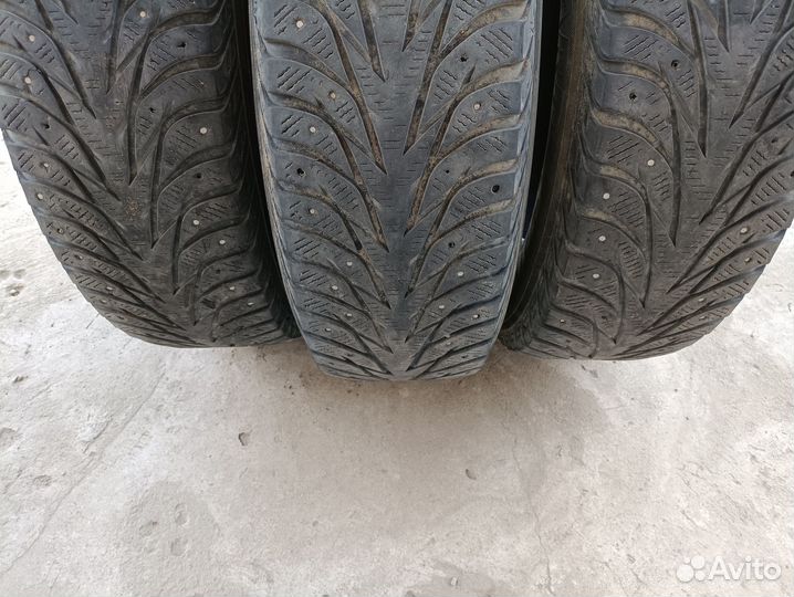 Yokohama Ice Guard IG35 215/70 R16