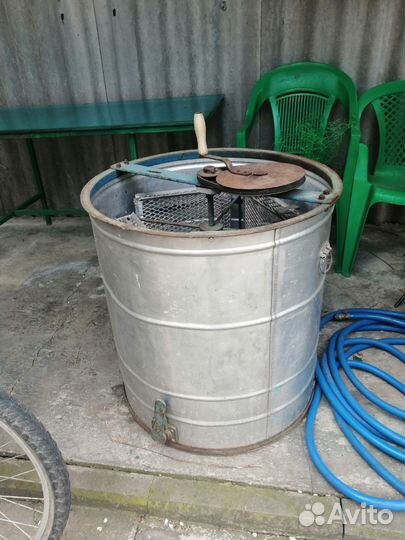 Медогонка 4 рамочная бу