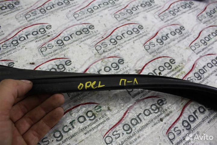 Уплотнитель стекла двери передней левой Opel Astr