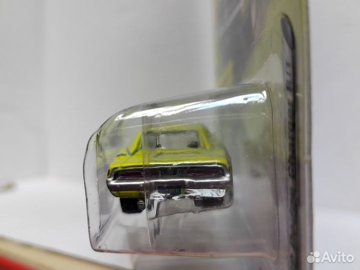 2017 Johnny Lightning 1969 Dodge Charger R/T