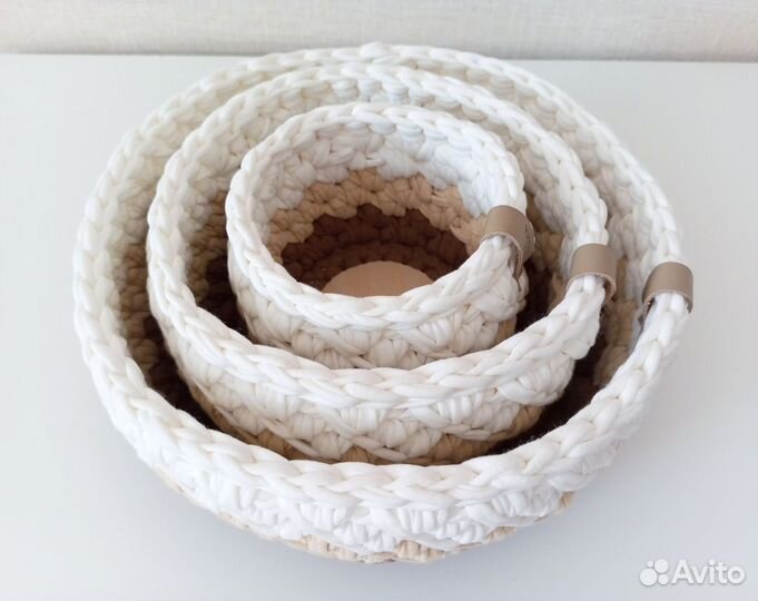 Набор вязаных корзин