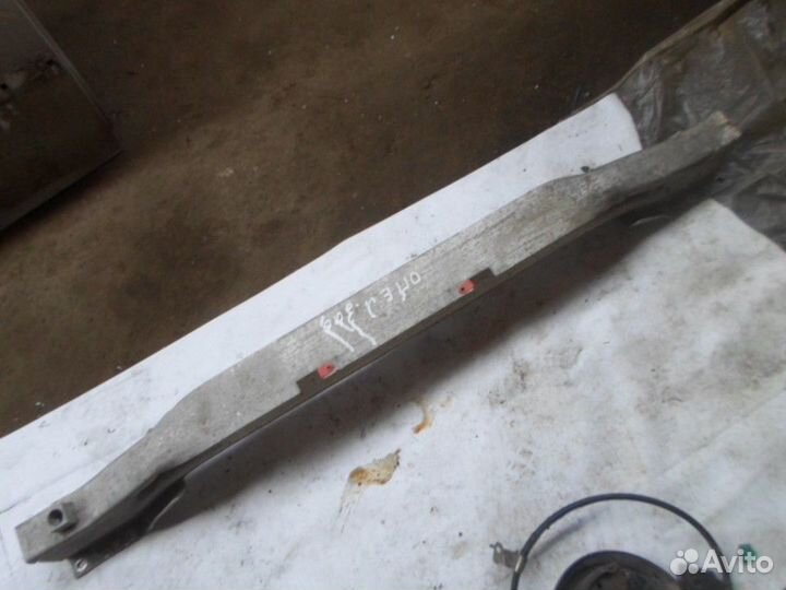 Усилитель заднего бампера Opel Astra H 2004-2015