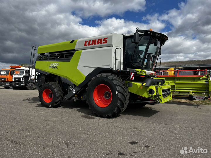 Комбайн Claas Lexion, 2022