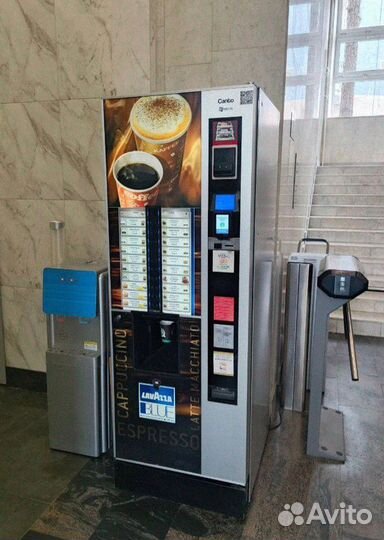 Установка кофейни самообслуживания и корнеров