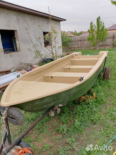 Лодка стеклопластиковая 520