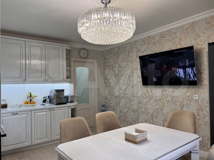 4-к. квартира, 108 м², 1/12 эт.