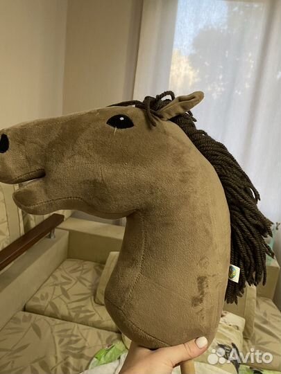 Игрушка лошадка на палке