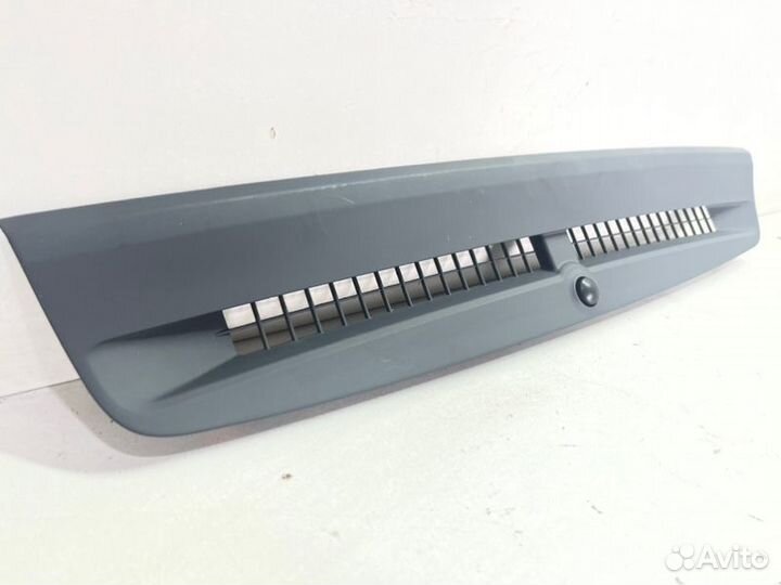 Накладка на воздуховод в торпедо передняя Toyota