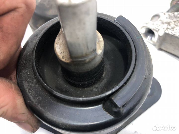 Подушка двигателя передняя правая Honda Inspire