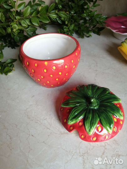 Бананы, роза, клубника ваза для фруктов, варенница