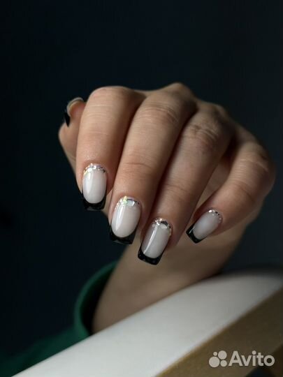 Маникюр педикюр