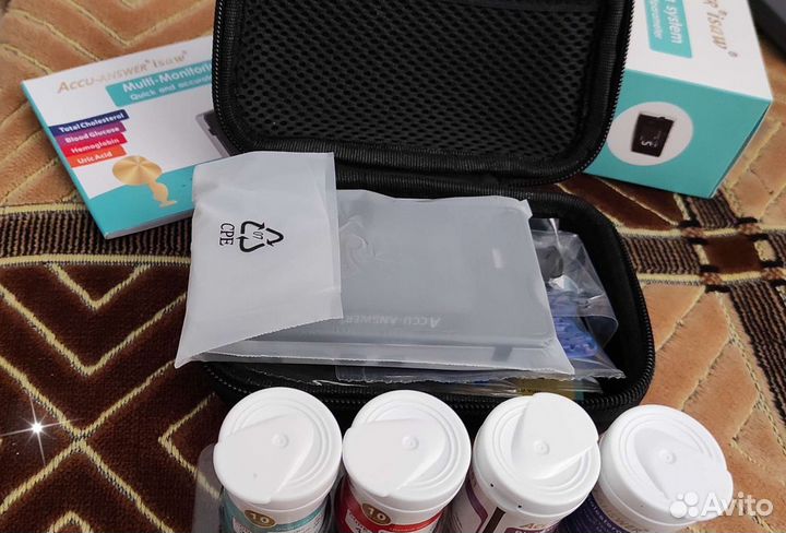 Измеритель сахара,гемоглобина,мочевой кислоты и хо