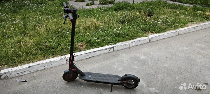 Электросамокат Xiaomi M365 Pro