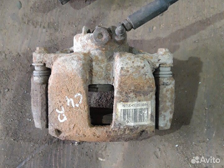 Суппорт правый Ситроен с4