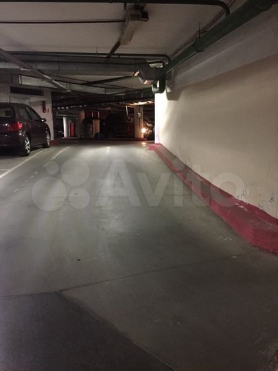 Машиноместо, 12 м²