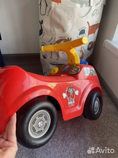 Машинка каталка электромобиль толокар