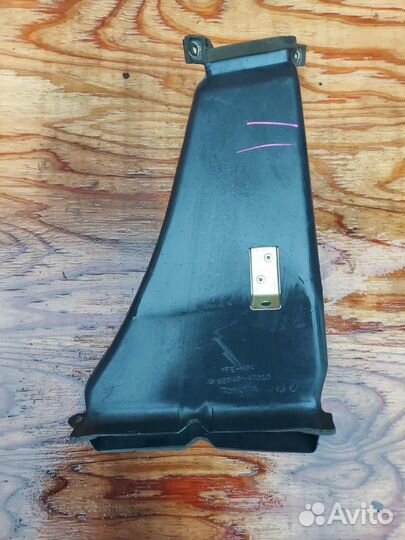 Воздуховод задний правый Toyota Prius NHW11