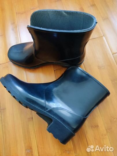 Резиновые сапоги